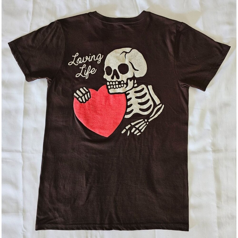 Peace Of Mind Unisex Adult Brown Skull W/ Heart Eyes Print Shirt Size Small NWOT - Picture 5 of 9